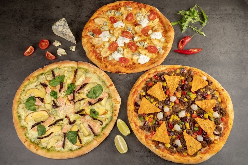 giordanos kids meal deal pizza combo